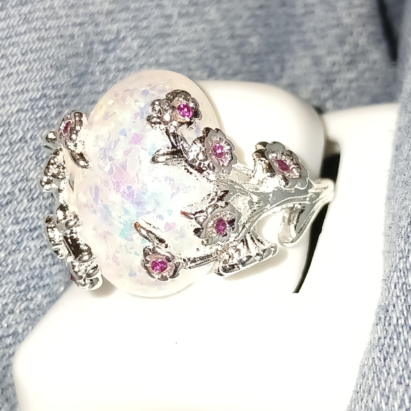 Ring - Picture 5 of 9